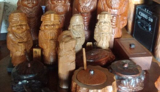 喫茶「休養林」のニポポとキテ